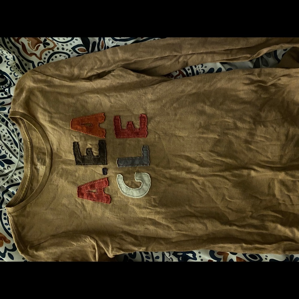 American Eagle long sleeved tee